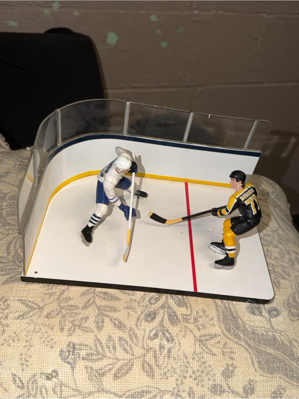 NHL Hockey Starting Lineup Mats Sundin Ray Bourque Action Figure Freeze Frame US